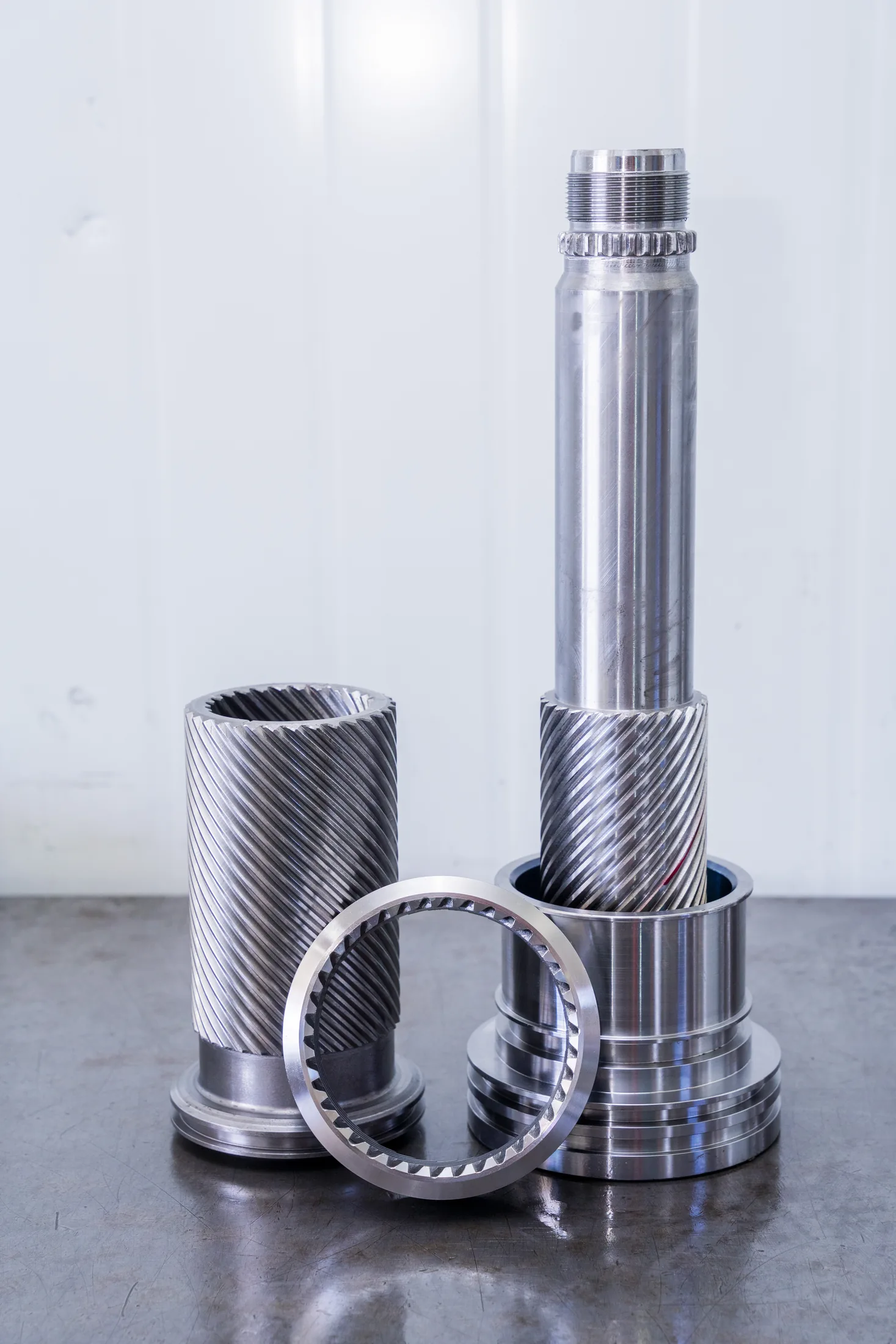 Helical spline set