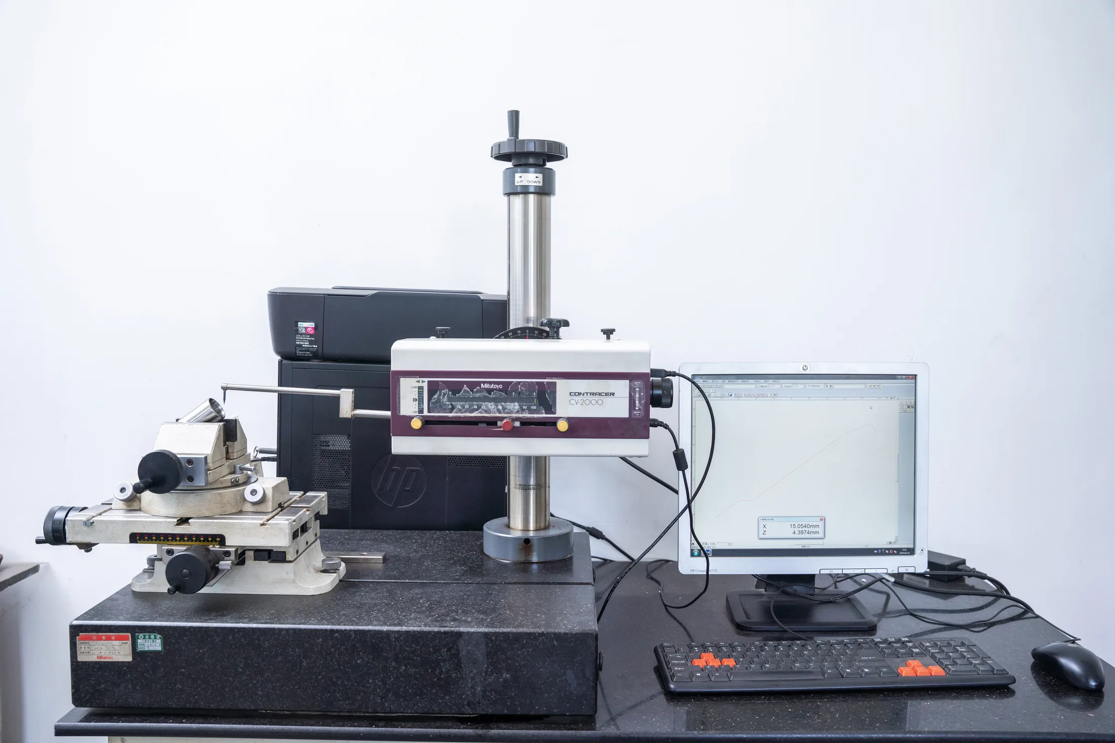 Mitutoyo Contracer CV2000 contour measuring machine