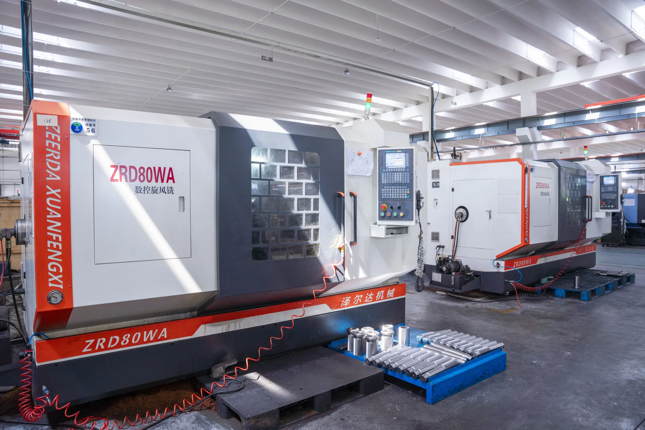 CNC whirling milling machine for helical splines